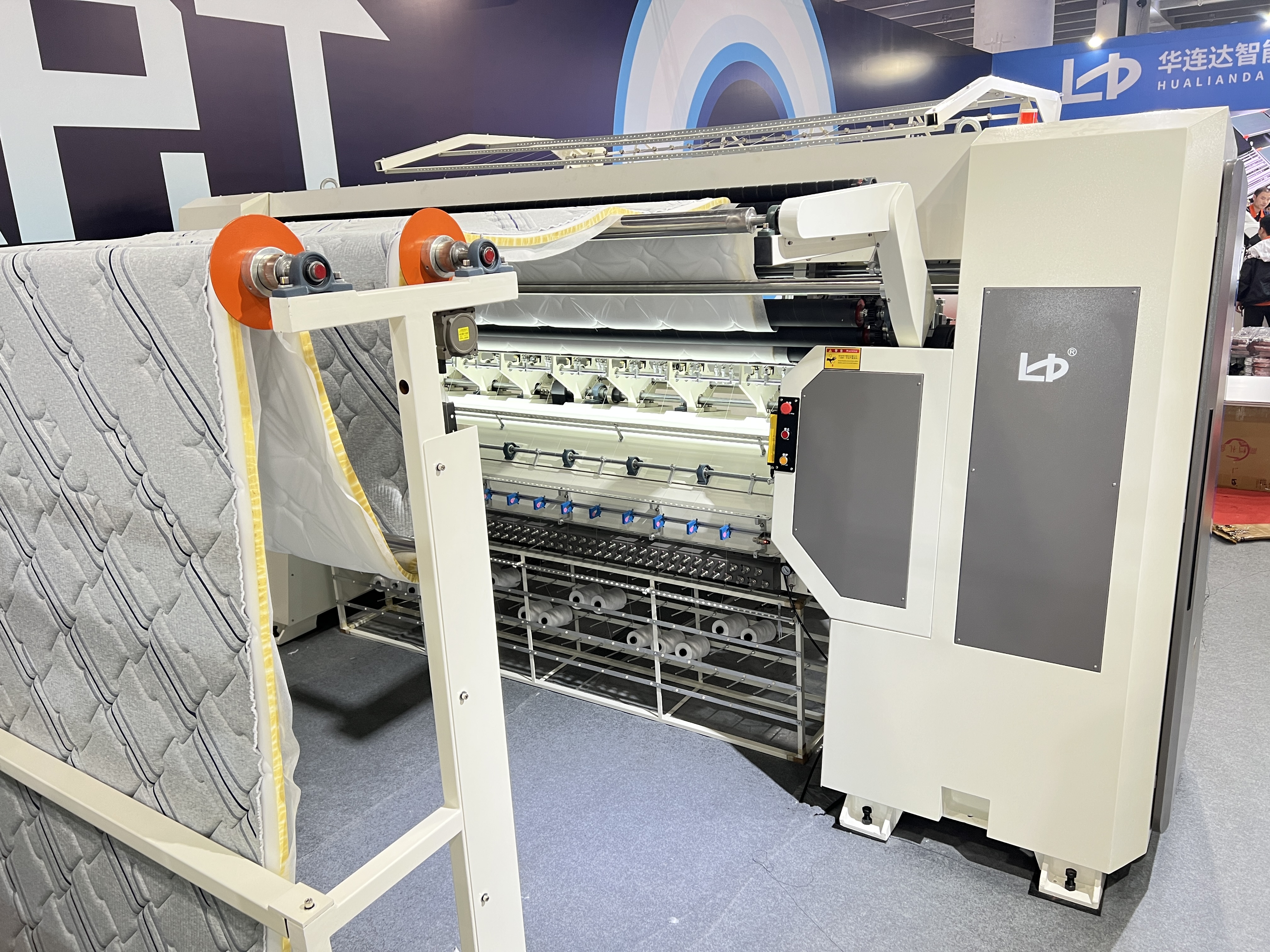 Máy có máy tính bằng máy vi tính Máy quilting nhiều kim
